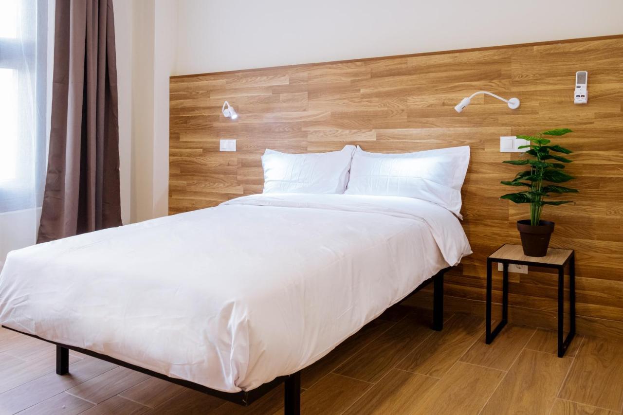 Apartahotel Golden Alcala 阿尔卡拉德荷那利斯 外观 照片