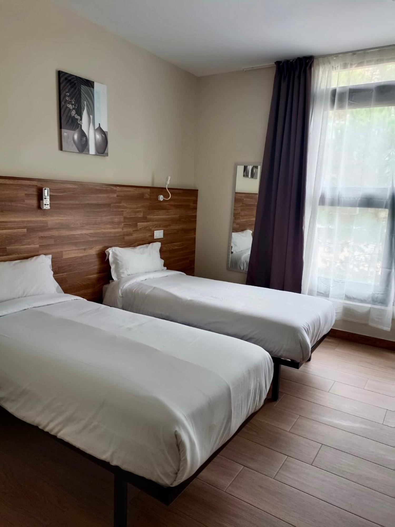 Apartahotel Golden Alcala 阿尔卡拉德荷那利斯 外观 照片