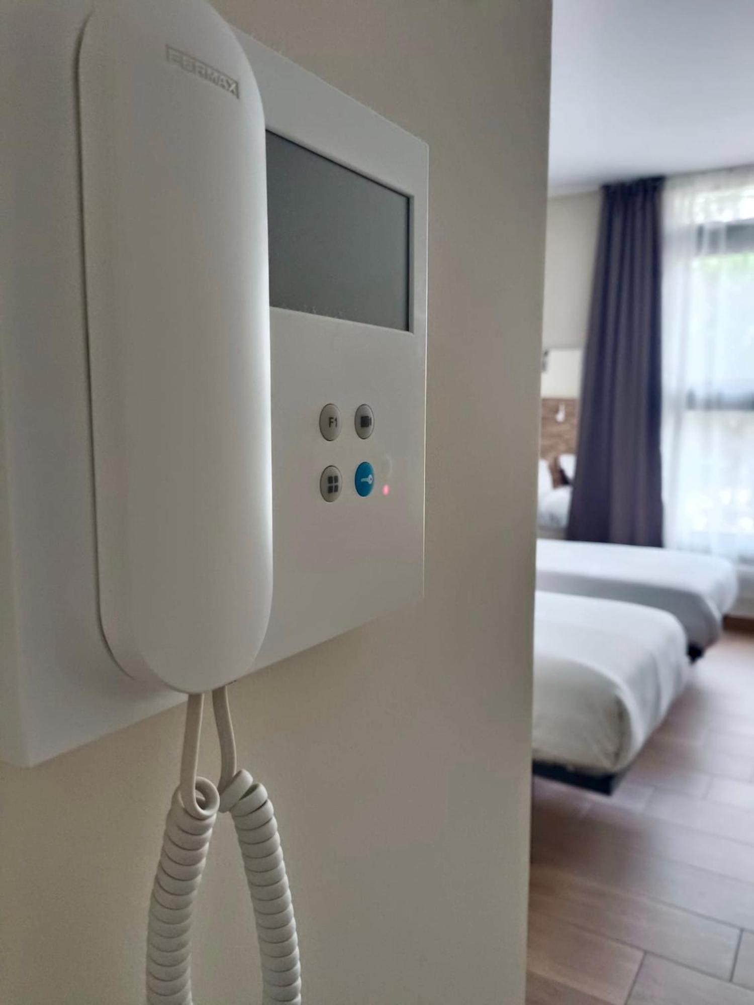 Apartahotel Golden Alcala 阿尔卡拉德荷那利斯 外观 照片