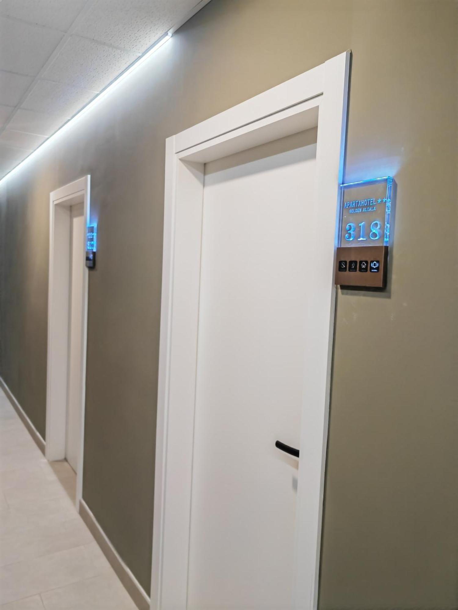 Apartahotel Golden Alcala 阿尔卡拉德荷那利斯 外观 照片